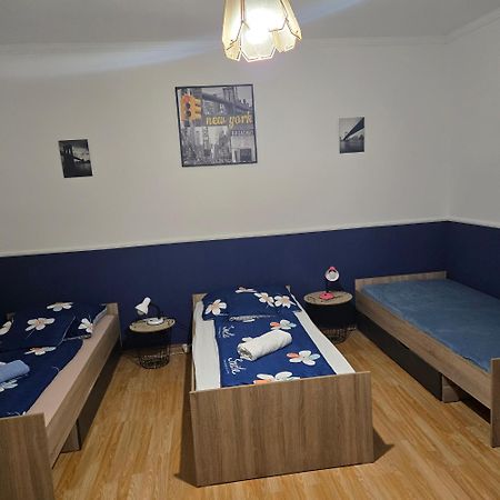 Orsi Apartman / Vendeghaz Kecskemet Exterior photo