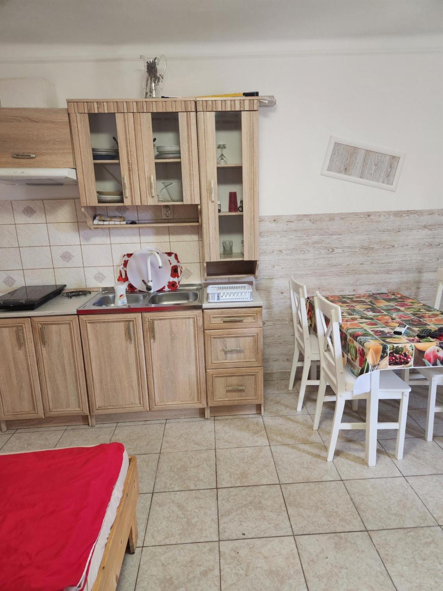 Orsi Apartman / Vendeghaz Kecskemet Exterior photo
