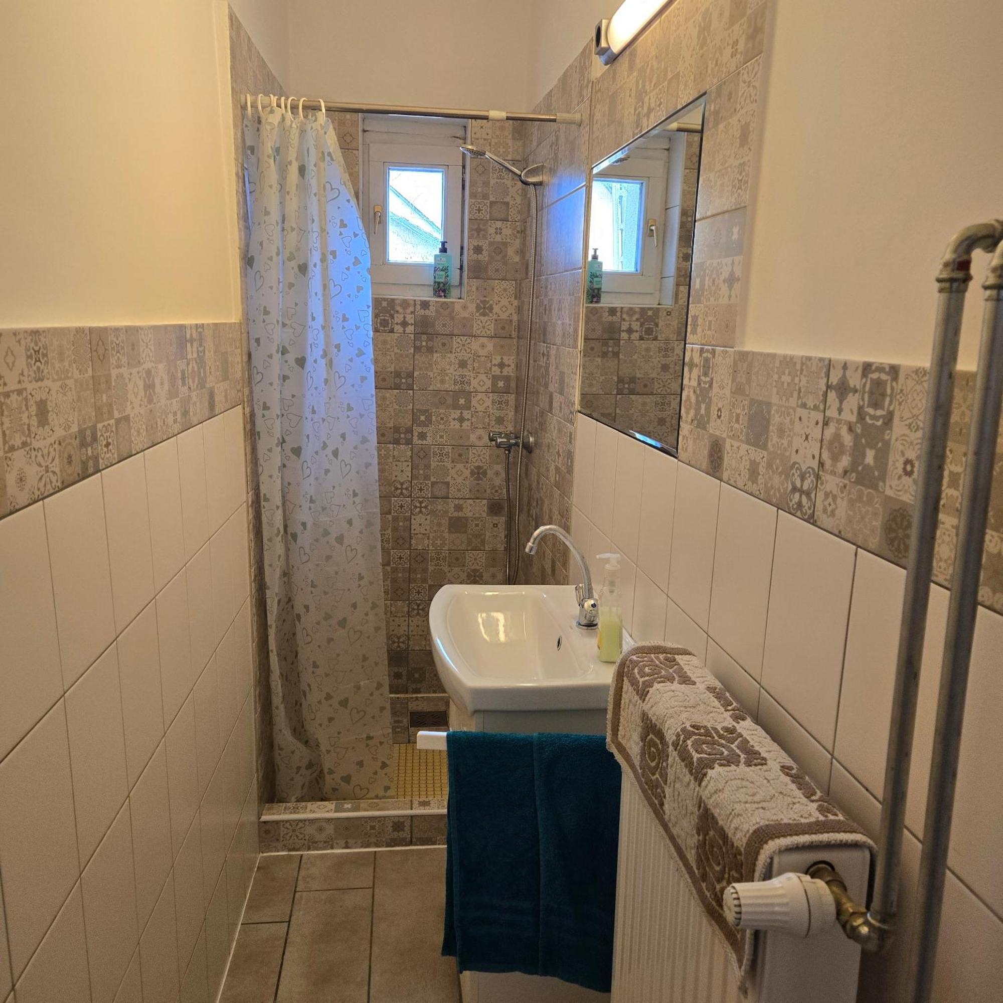 Orsi Apartman / Vendeghaz Kecskemet Exterior photo