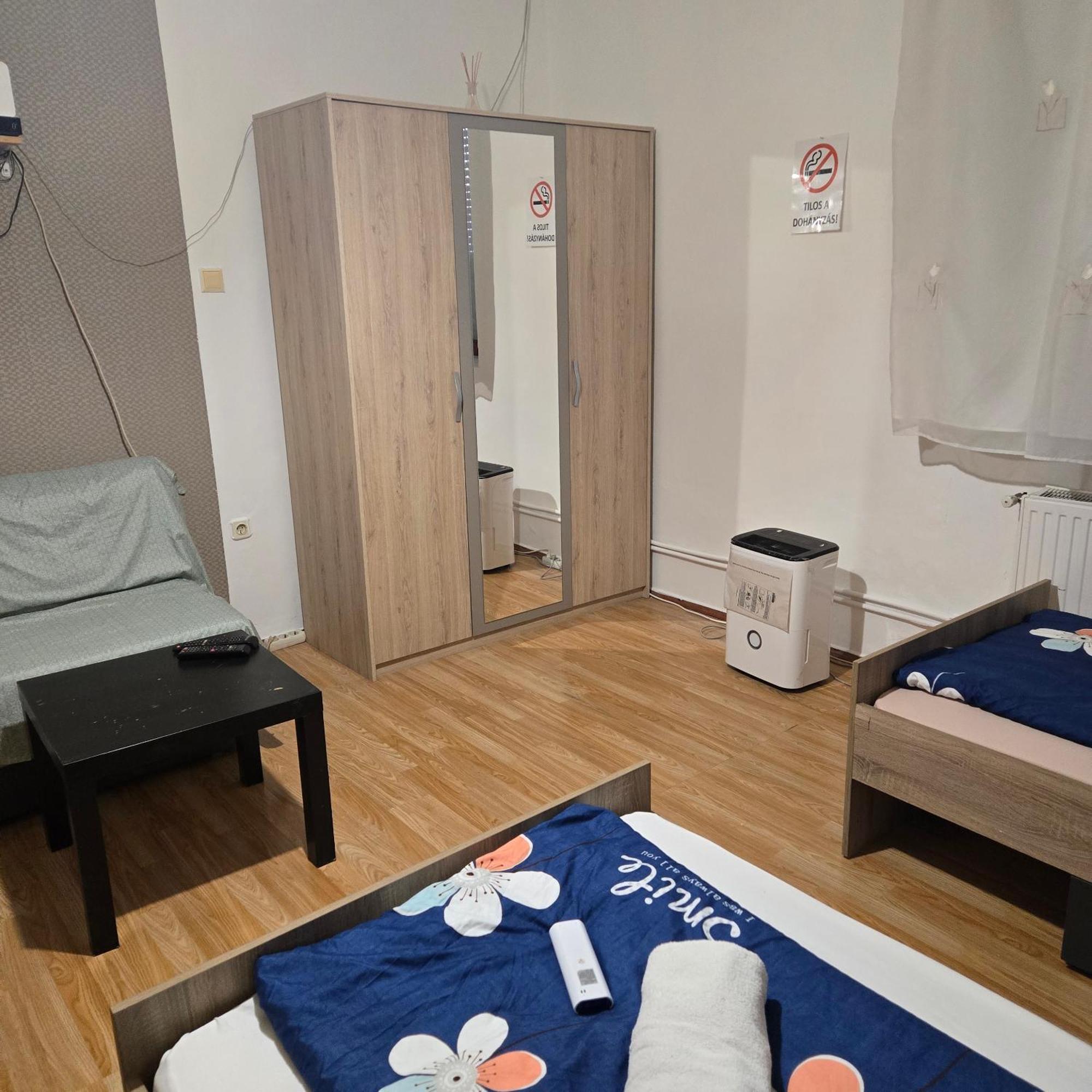 Orsi Apartman / Vendeghaz Kecskemet Exterior photo